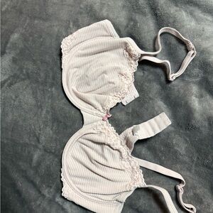 Victoria's Secret Pale Pink Lace-Trim Underwire Bra